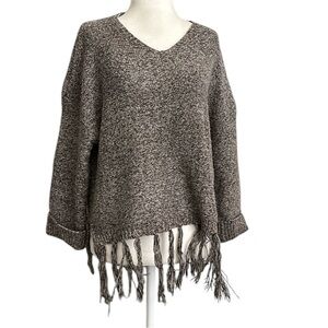 Sweater with frindged ends